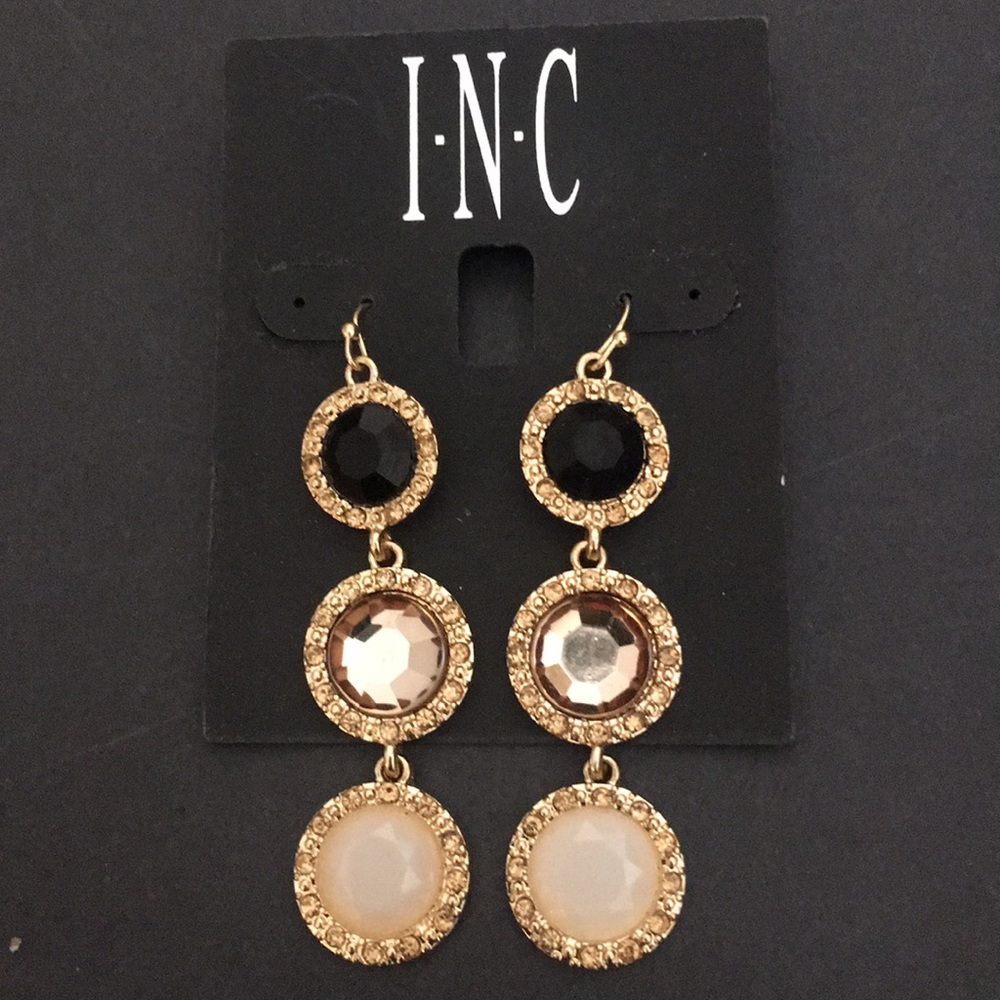 NWT INC Chandelier Earrings. B-16